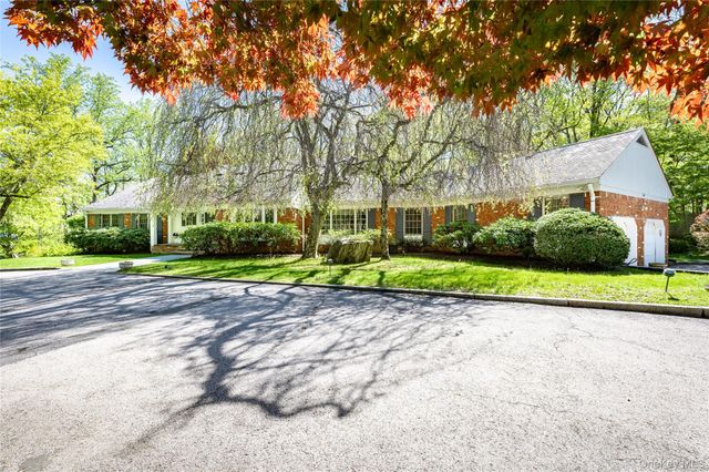 16 Carolyn Place, Armonk, NY 10504