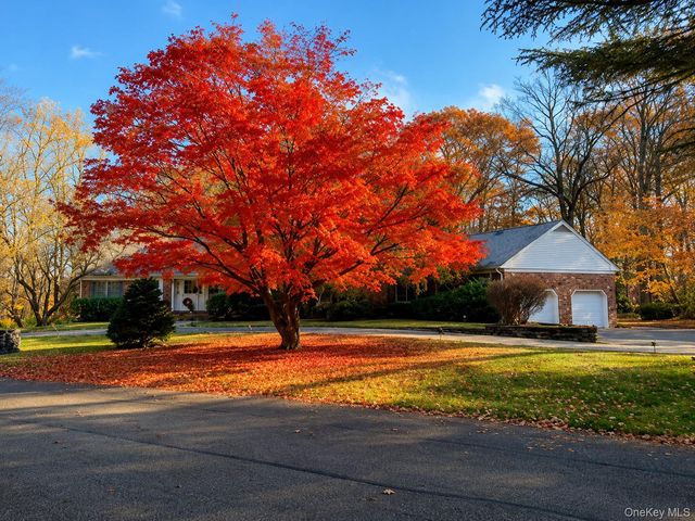16 Carolyn Place, Armonk, NY 10504