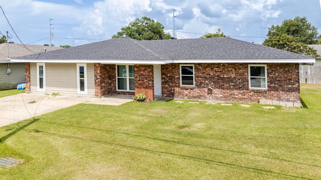 210 Rural Drive, Bourg, LA 70343