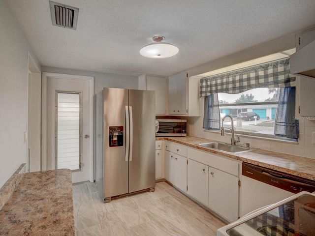 10320 HONEYSUCKLE LANE, Port Richey, FL 34668