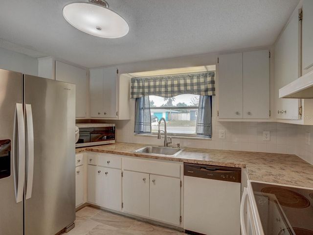 10320 HONEYSUCKLE LANE, Port Richey, FL 34668