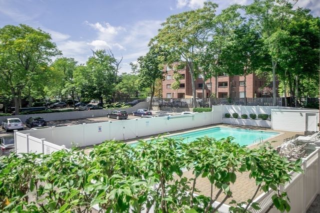 50 Green St 207, Brookline, MA 02446