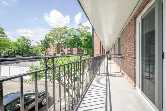 50 Green St 207, Brookline, MA 02446