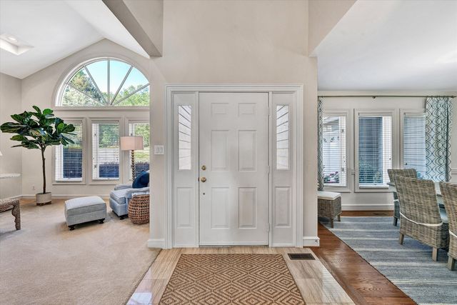 25 Findlay CIR, Penhook, VA 24137