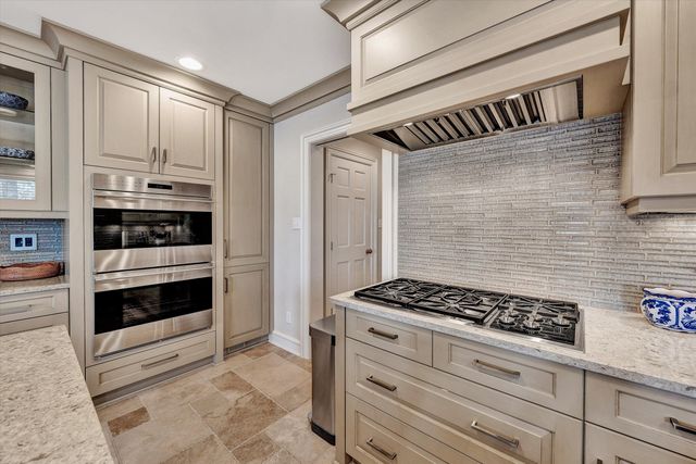 25 Findlay CIR, Penhook, VA 24137