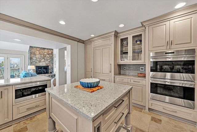25 Findlay CIR, Penhook, VA 24137
