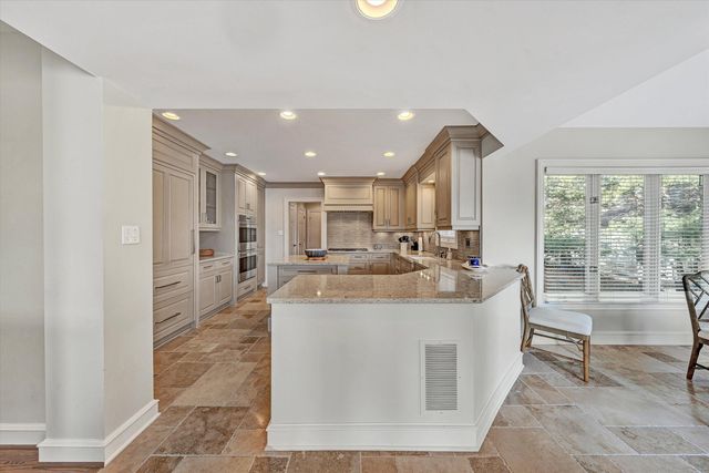 25 Findlay CIR, Penhook, VA 24137
