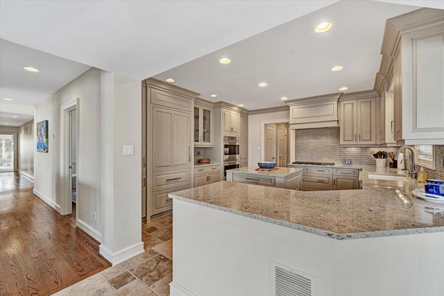 25 Findlay CIR, Penhook, VA 24137
