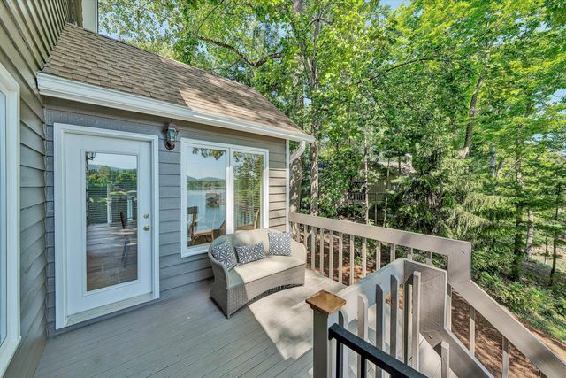 25 Findlay CIR, Penhook, VA 24137
