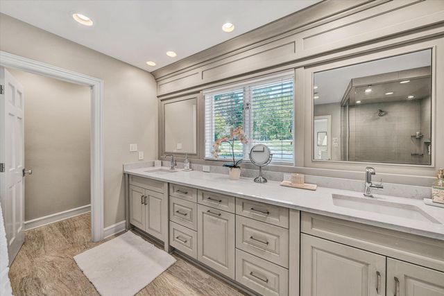 25 Findlay CIR, Penhook, VA 24137
