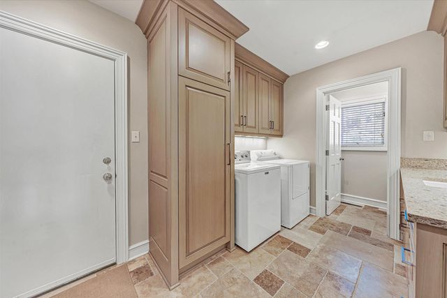 25 Findlay CIR, Penhook, VA 24137