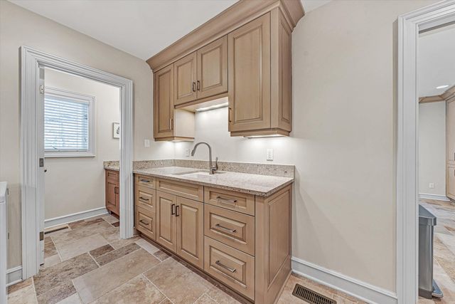 25 Findlay CIR, Penhook, VA 24137