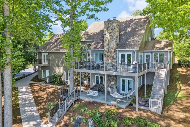 25 Findlay CIR, Penhook, VA 24137