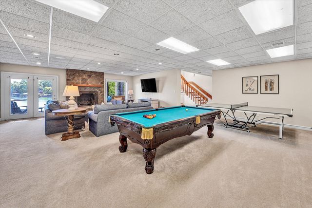 25 Findlay CIR, Penhook, VA 24137
