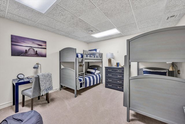 25 Findlay CIR, Penhook, VA 24137