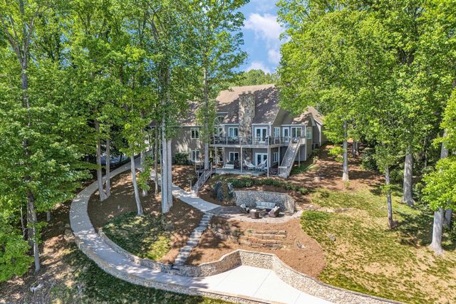 25 Findlay CIR, Penhook, VA 24137