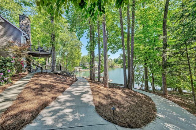 25 Findlay CIR, Penhook, VA 24137
