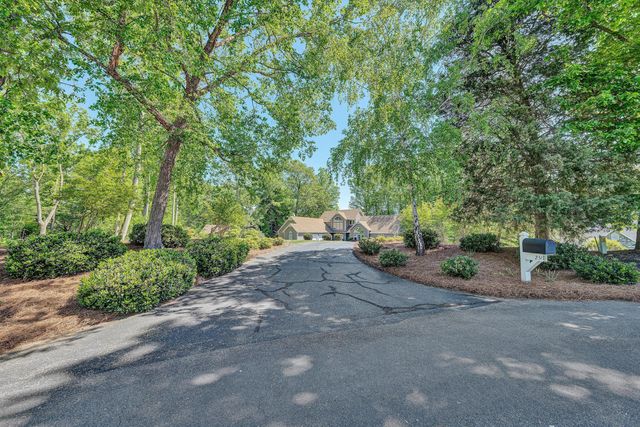 25 Findlay CIR, Penhook, VA 24137