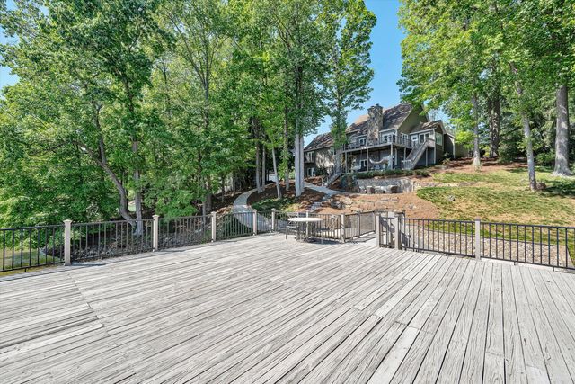 25 Findlay CIR, Penhook, VA 24137