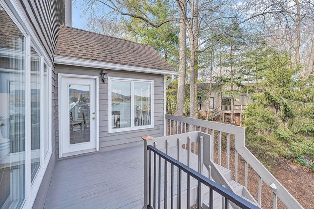 25 Findlay CIR, Penhook, VA 24137