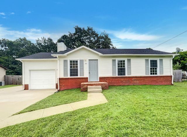 573 Donna Dr, Clarksville, TN 37042