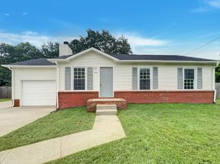 573 Donna Dr, Clarksville, TN 37042