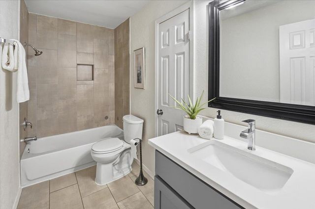 6711 W Gate BLVD B, Austin, TX 78745