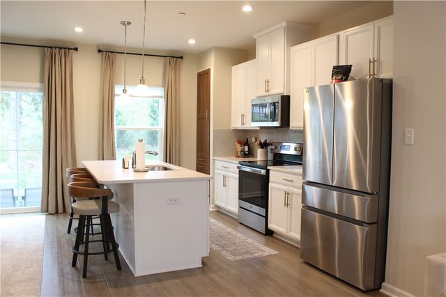 265 Chesna Drive, Whitehall, PA 15234