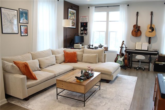 265 Chesna Drive, Whitehall, PA 15234