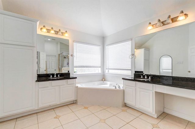 2706 Ridgeglen Lane, Houston, TX 77082