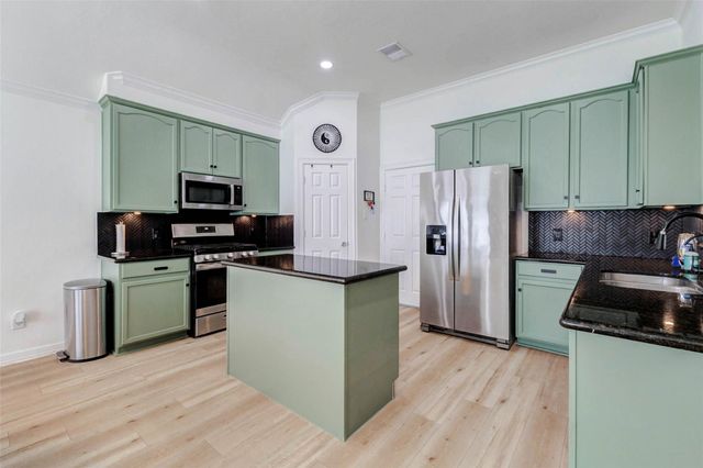 2706 Ridgeglen Lane, Houston, TX 77082