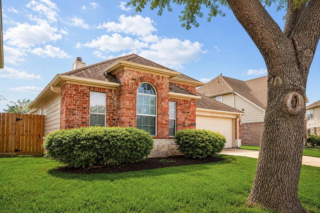 2706 Ridgeglen Lane, Houston, TX 77082