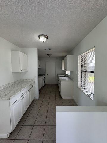 710 NW Airoso Boulevard, Port St. Lucie, Port St Lucie, FL 34983