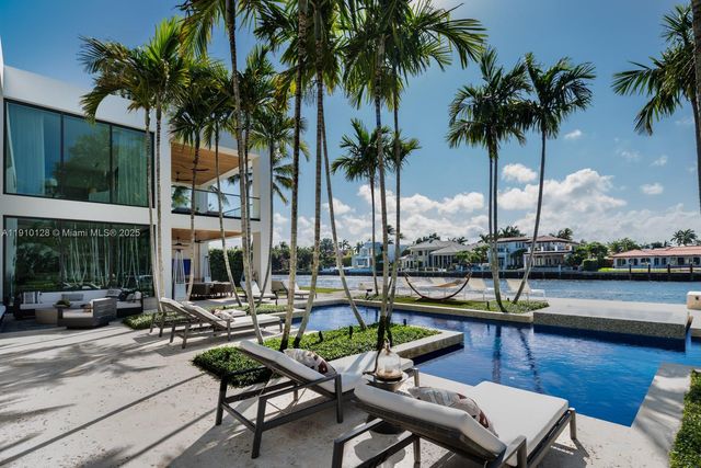 1175 Spanish River Rd, Boca Raton, FL 33432
