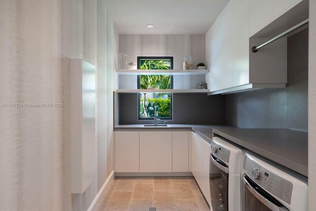 1175 Spanish River Rd, Boca Raton, FL 33432