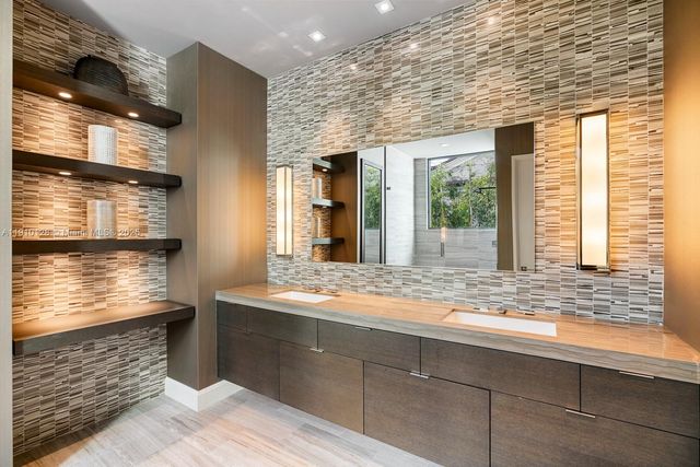 1175 Spanish River Rd, Boca Raton, FL 33432