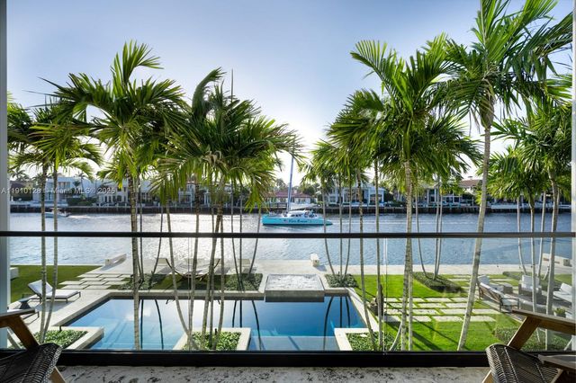 1175 Spanish River Rd, Boca Raton, FL 33432