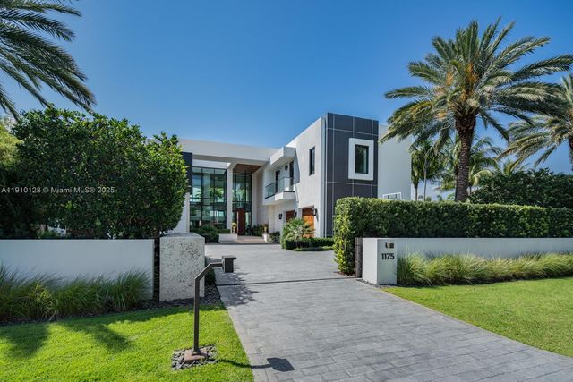 1175 Spanish River Rd, Boca Raton, FL 33432