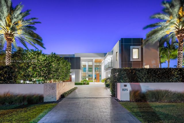 1175 Spanish River Rd, Boca Raton, FL 33432