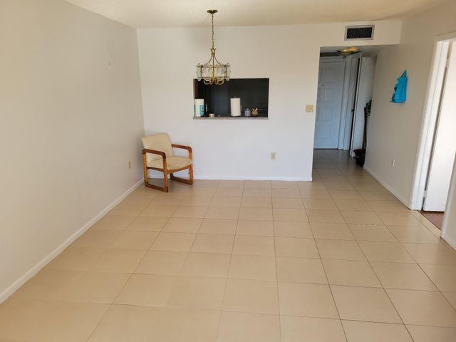 1001 Colony Point Circle 305, Pembroke Pines, FL 33026