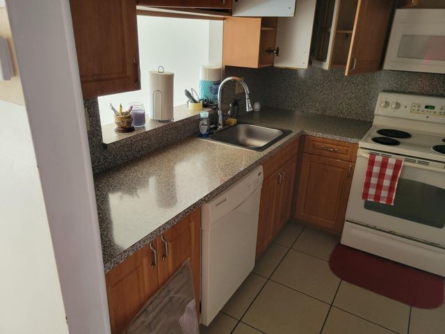 1001 Colony Point Circle 305, Pembroke Pines, FL 33026