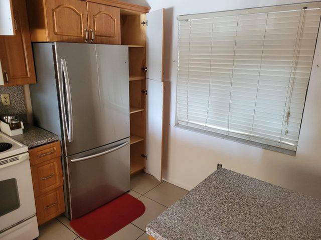 1001 Colony Point Circle 305, Pembroke Pines, FL 33026