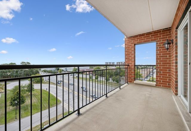 5555 N Cumberland Avenue 804, Chicago, IL 60656