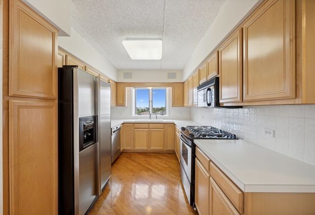 5555 N Cumberland Avenue 804, Chicago, IL 60656