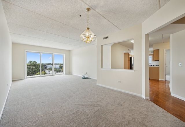 5555 N Cumberland Avenue 804, Chicago, IL 60656