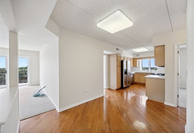 5555 N Cumberland Avenue 804, Chicago, IL 60656