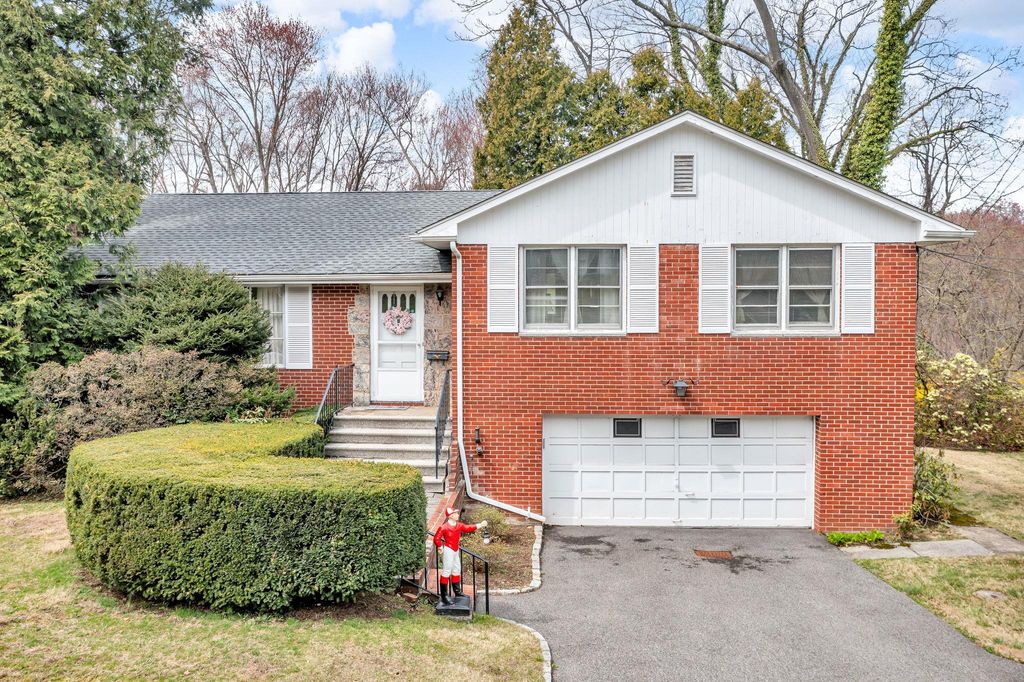95 Wrexham Road, Bronxville, NY 10708