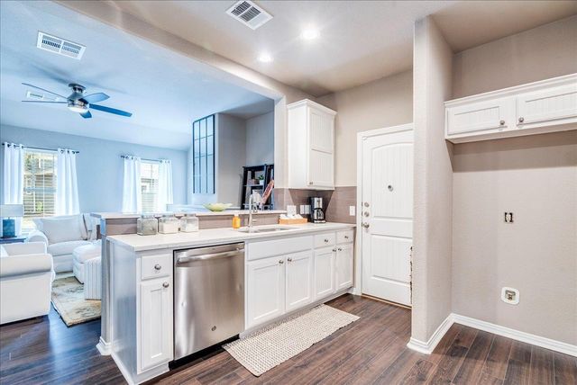 13604 Caldwell DR 19, Austin, TX 78750