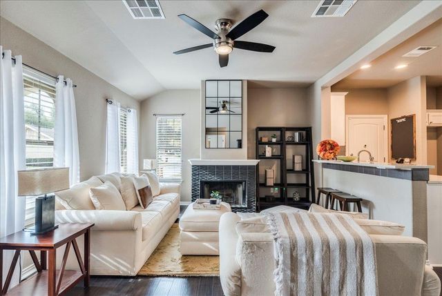 13604 Caldwell DR 19, Austin, TX 78750