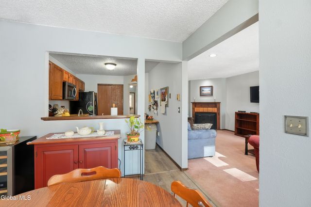 29 Tekakwitha Court, Clifton Park, NY 12065